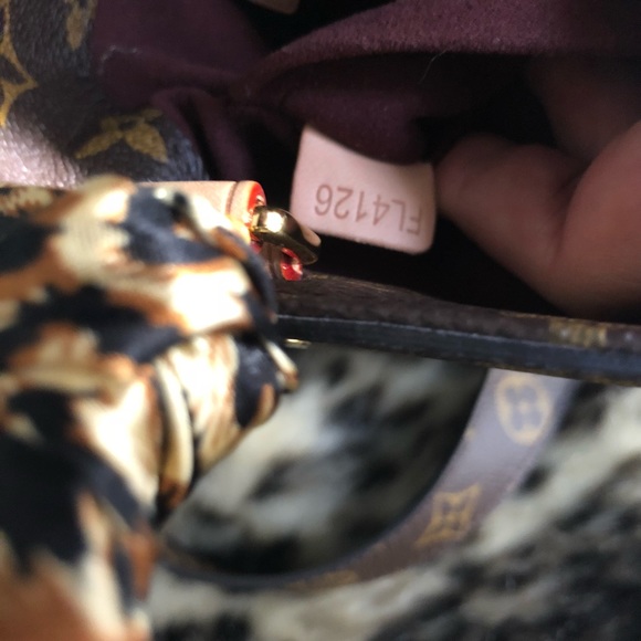 Authentic Louis Vuitton Montaigne B.B. - Picture 6 of 8